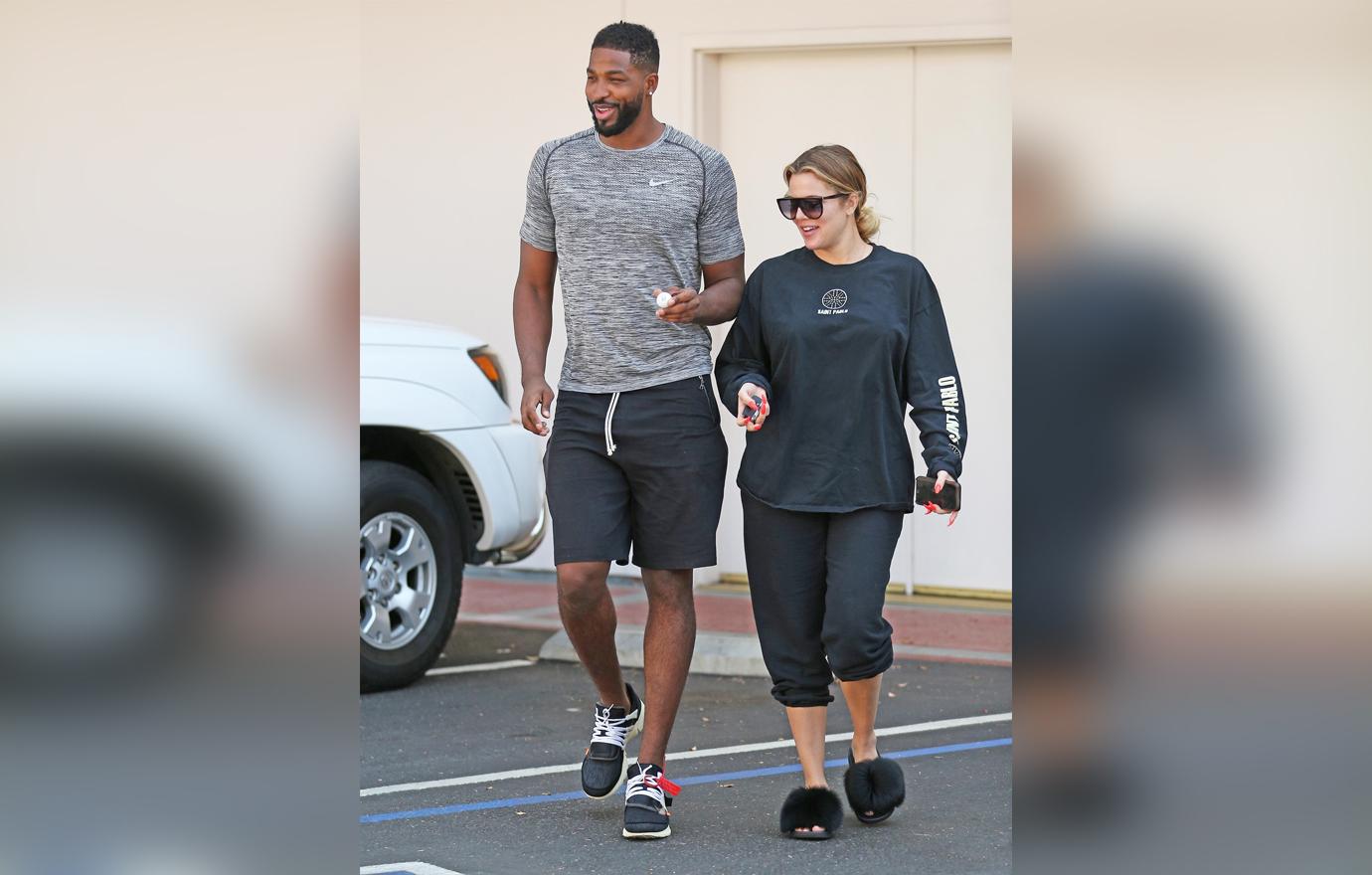 Khloe Kardashian Baby Bump Pregnant