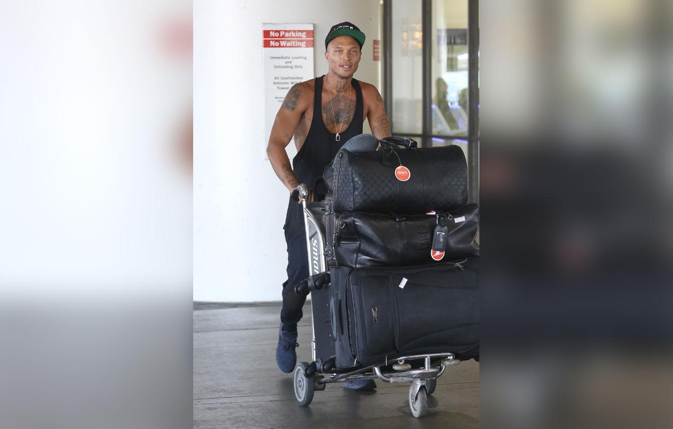 Hot Felon Jeremy Meeks Back In LA After Kissing Heiress Pics