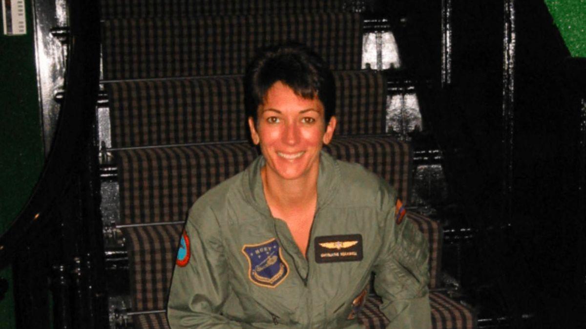 ghislaine maxwell threw fit lost sweater prison