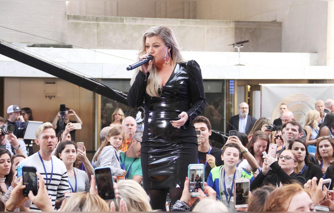 Kelly Clarkson Shows Off Weight Loss Today Show