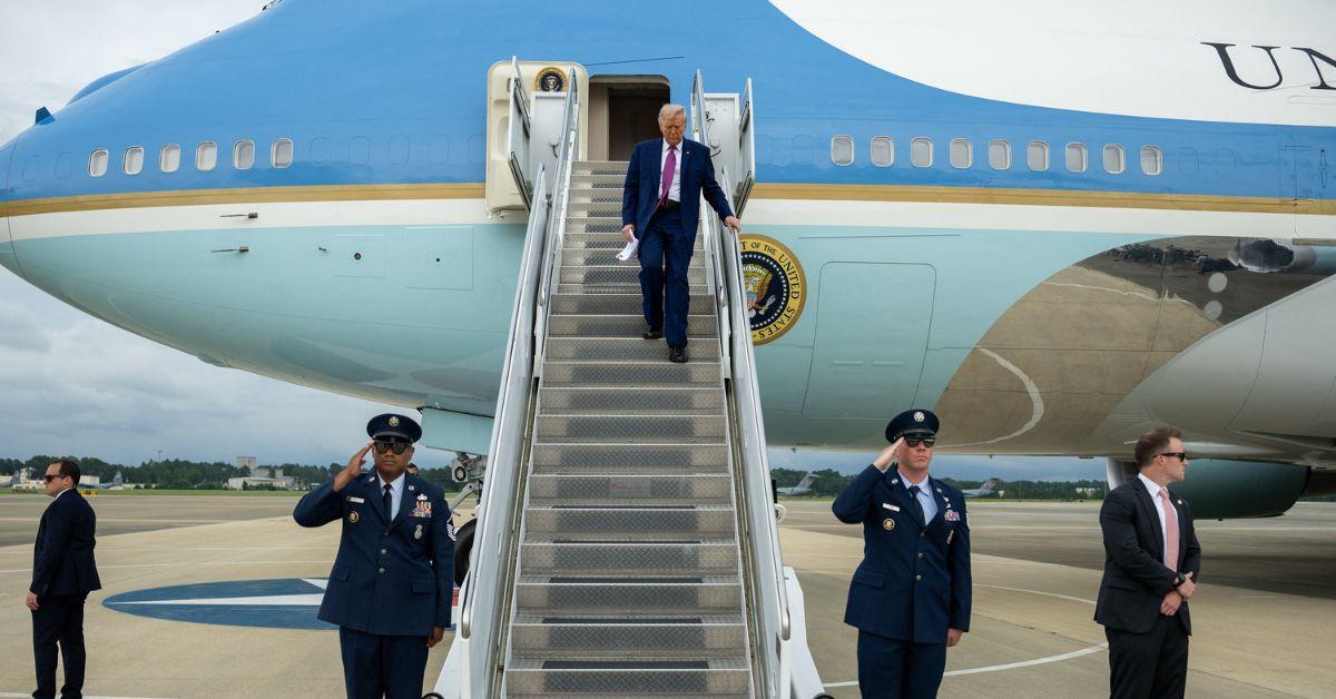Photo of Donald Trump on Air Force One