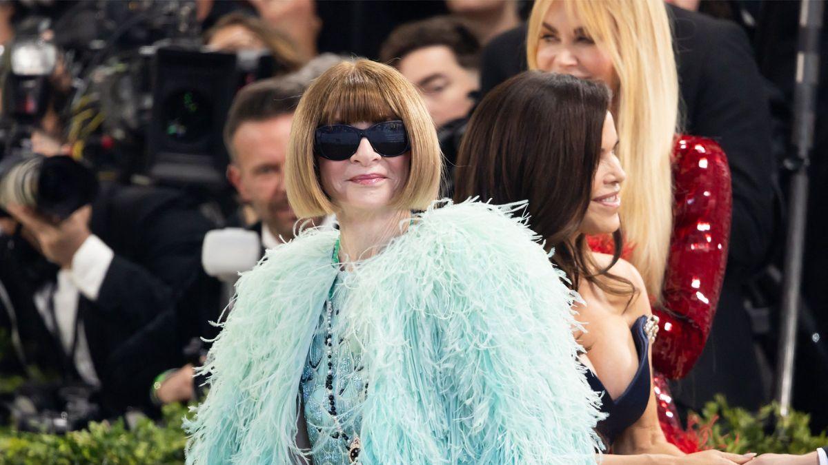 Anna Wintour is allegedly backing Blake Lively as the actress fights to revive her image.