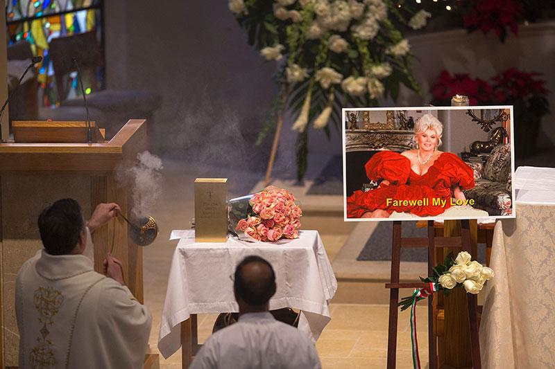 //zsa zsa gabor dead funeral church