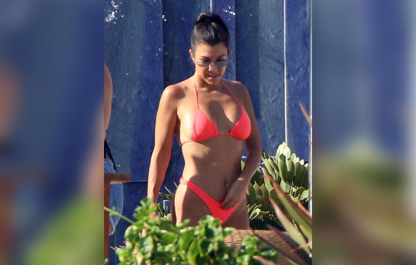 Kourtney Kardashian Flaunts Sexy Bikini Body Like Never Before!