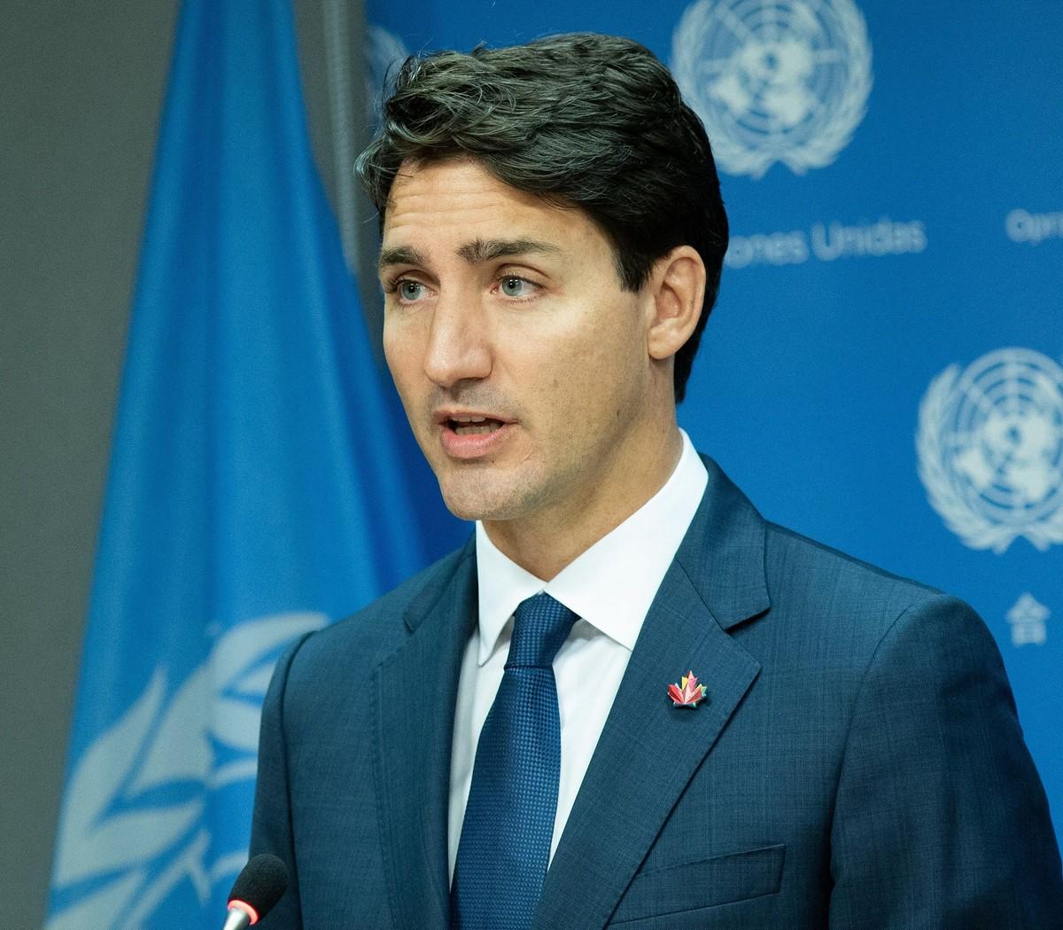 A source claimed Trudeau risks damaging his political credibility through his high-profile relationship with Katy Perry.