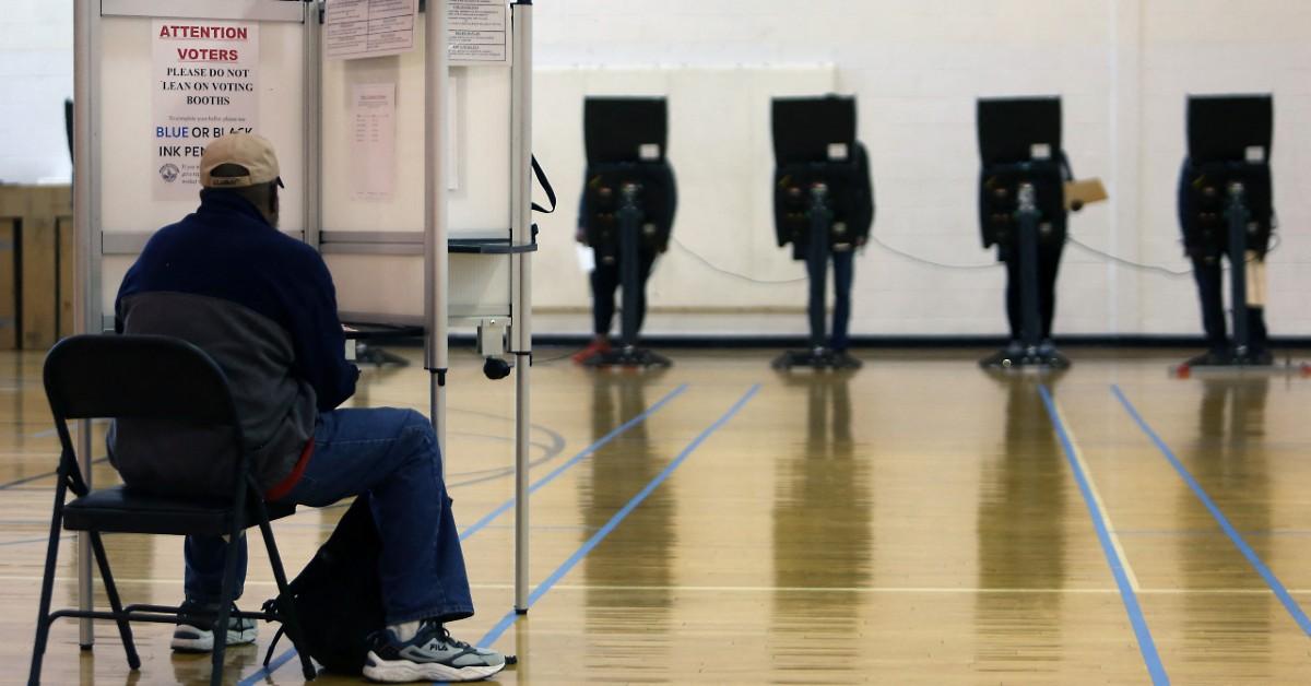 election panic stations armed security shatterproof glass and alarm buttons installed at voting centers as us braces for most violent shrouded vote ever