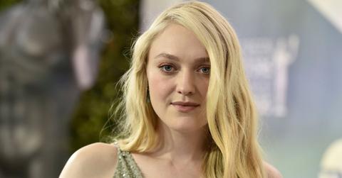 Dakota Fanning Selfies