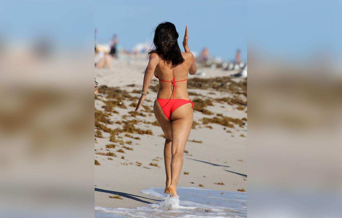 Padma Lakshmi – ‘Top Chef’ Host Heats Up Miami In Tiny Red Bikini