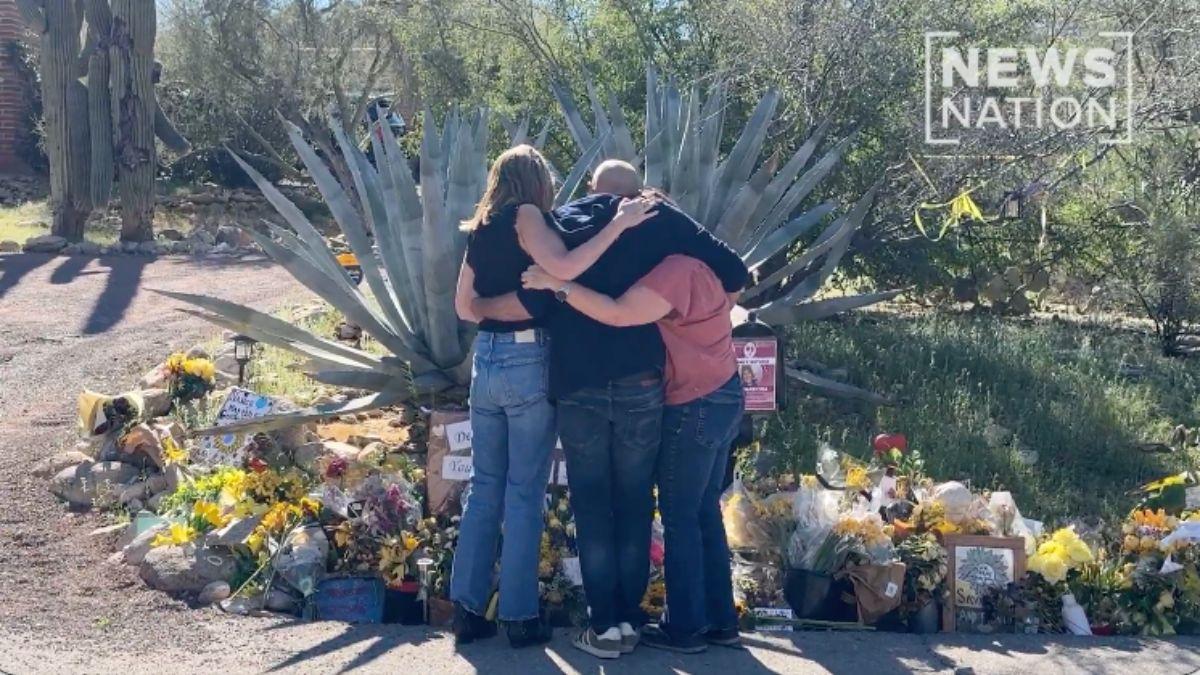 Photo of Savannah Guthrie and family