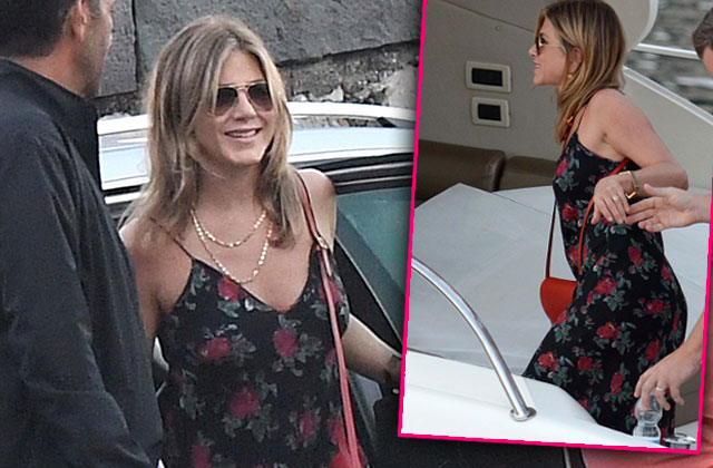 //jennifer aniston baby bump italy pp