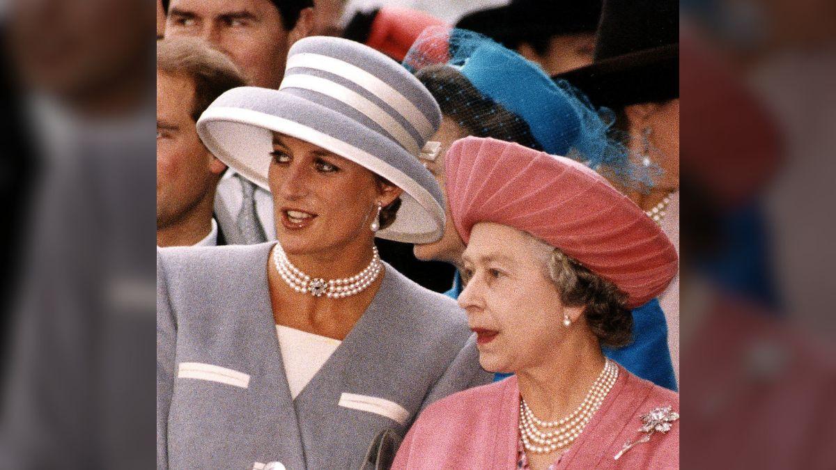 Photo of Queen Elizabeth II and Princess Diana
