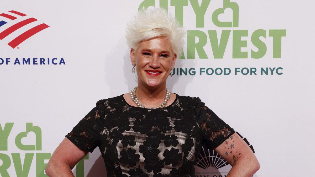 Photo of Anne Burrell 
