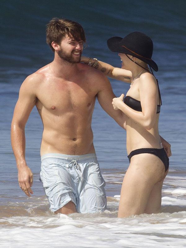 Miley Cyrus Nude Topless Bikini​