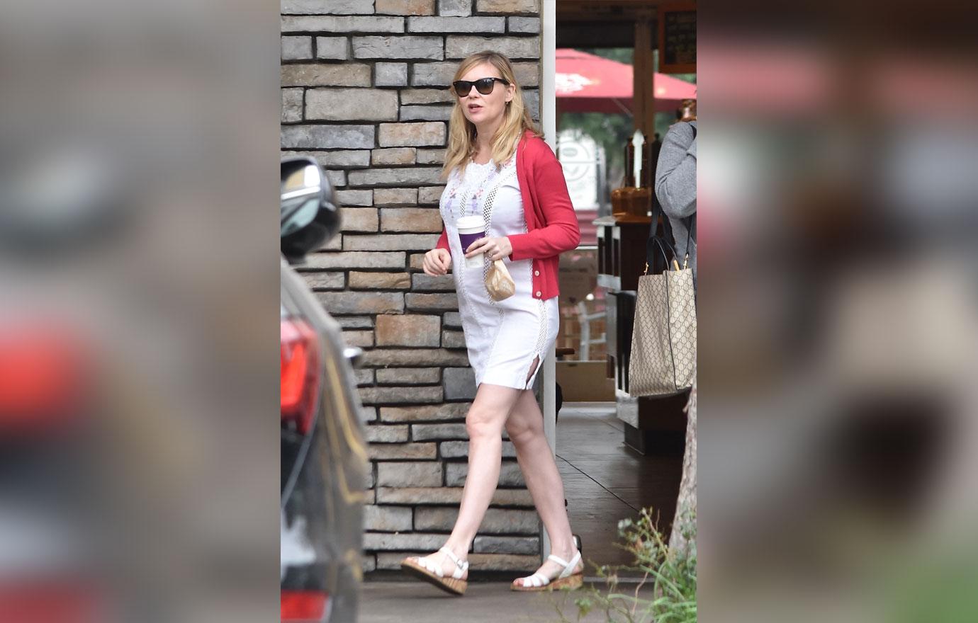 Kirsten Dunst Steps Out Baby Bump