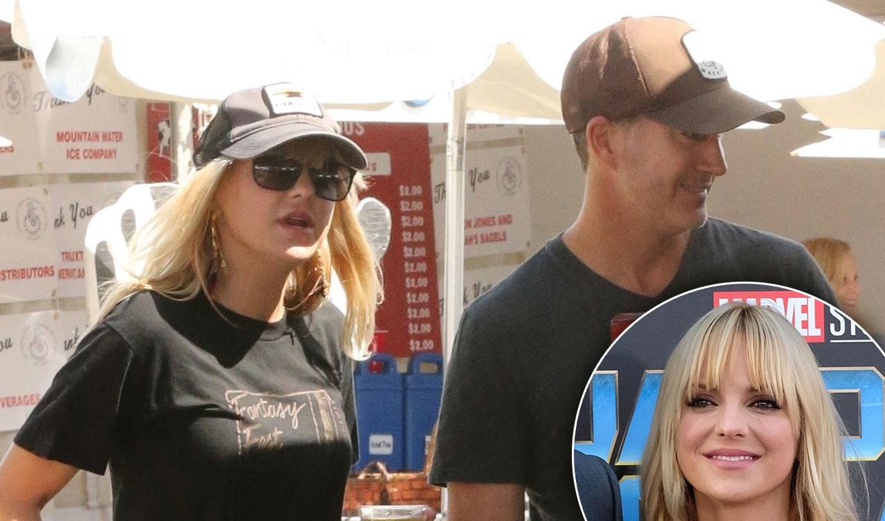 Anna Faris Dating Michael Barrett, Months After Divorce