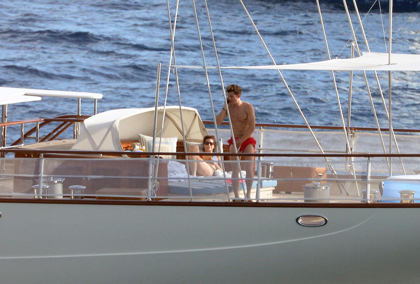 //orlando bloom shirtless nude penis yacht