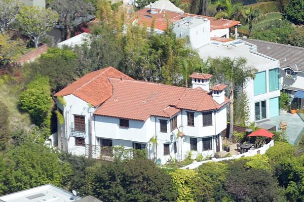 Nick Jonas​ Sells Hollywood Hills Mansion