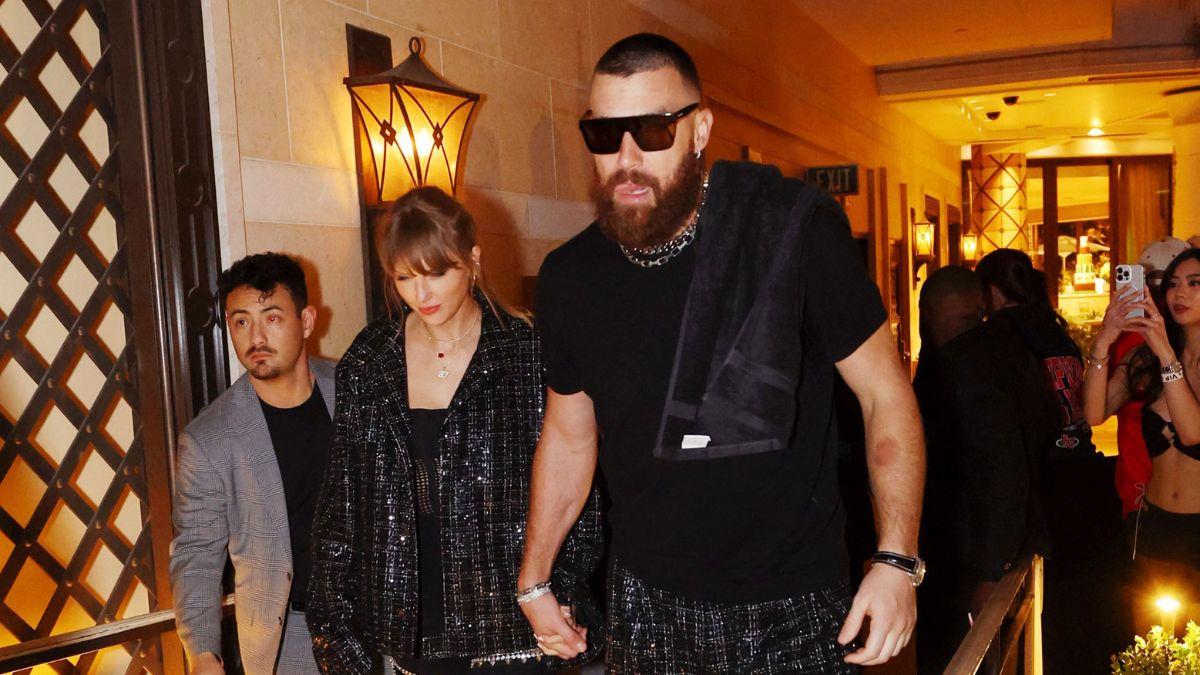 A photo of Taylor Swift and Travis Kelce