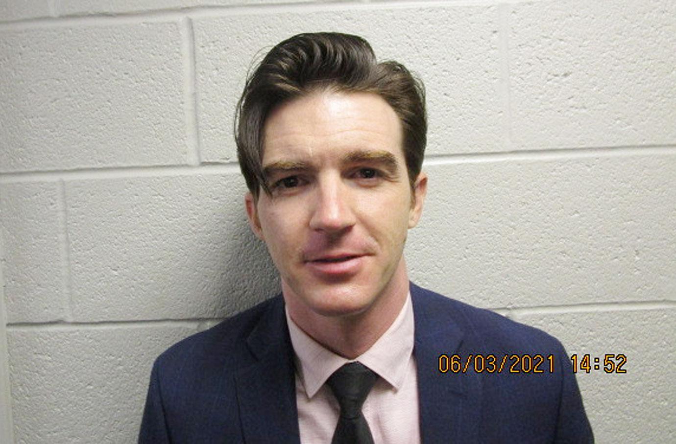 drake bell arrested child endangerment charges released jail  bond nickelodeon r