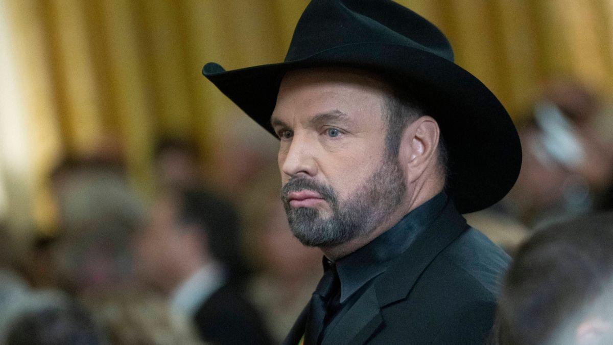 Photo of Garth Brooks