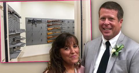 //Duggars Display Massive Guns In