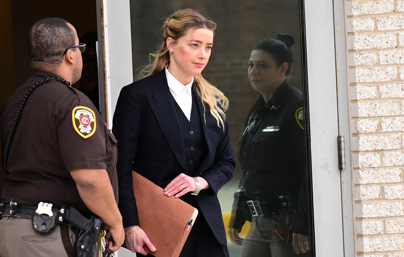 amber heard johnny depp trial cigarettes