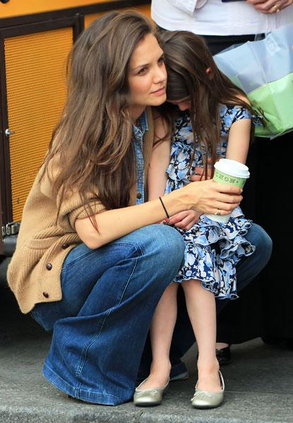 Katie Holmes Comforts A Crying Suri Cruise