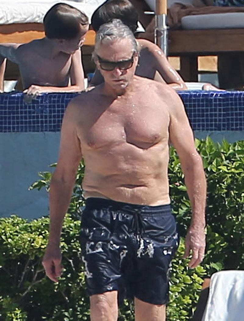 Michael Douglas Catherine Zeta Jones Naked Bikini Butt Mexico Pics