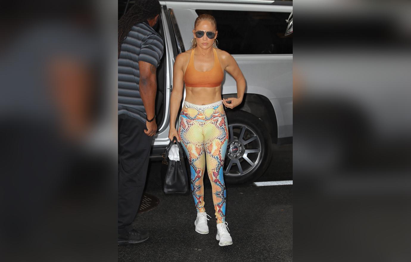 Jennifer Lopez Shows Off Abs To Distract From A Rod Engagement Rumors.