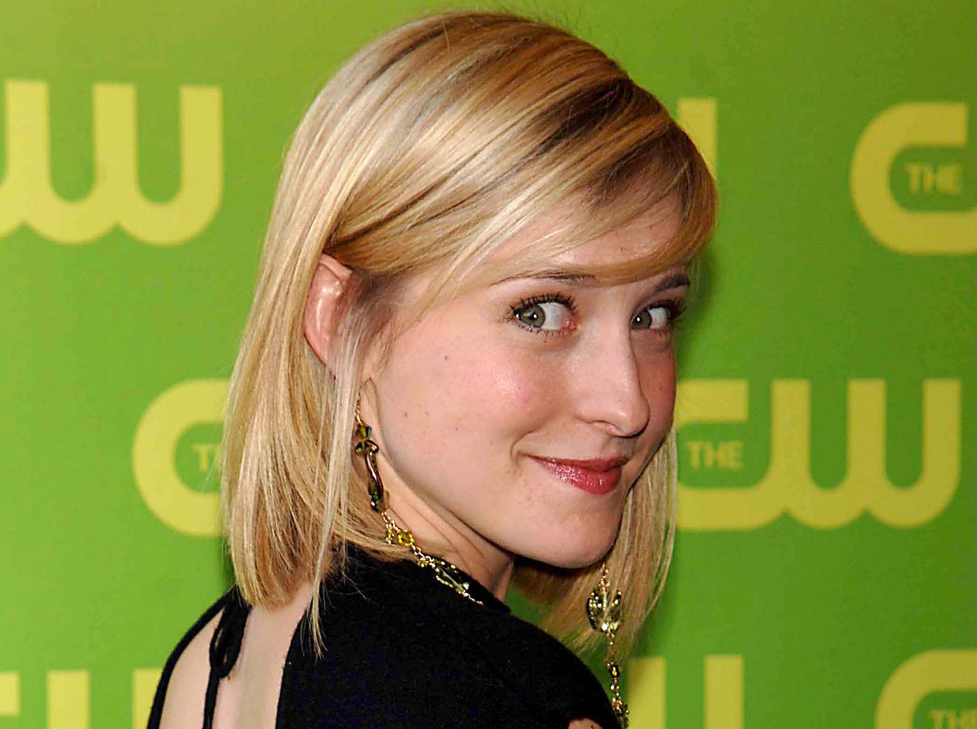 allison mack gallery pic