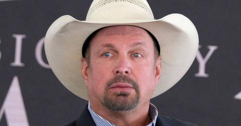 garth brooks dating history