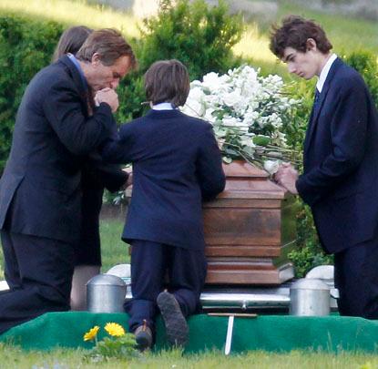 //mary kennedy burial