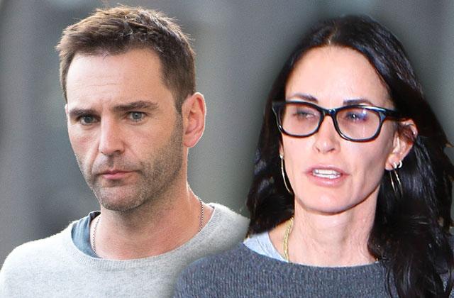 //courteney cox johnny mcdaid wedding plans fight pp