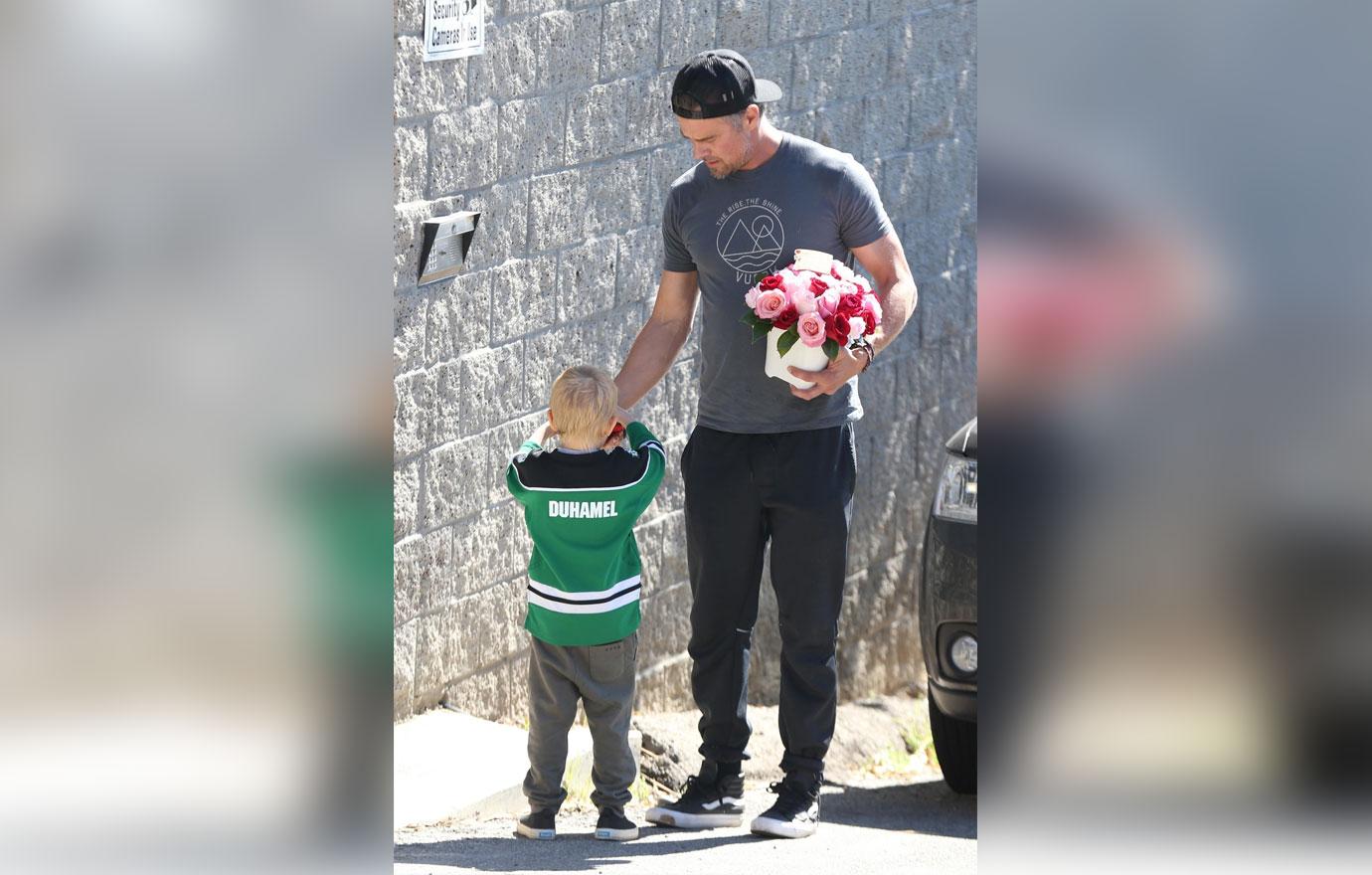 Josh Duhamel Brings Fergie Flowers After National Anthem Crisis
