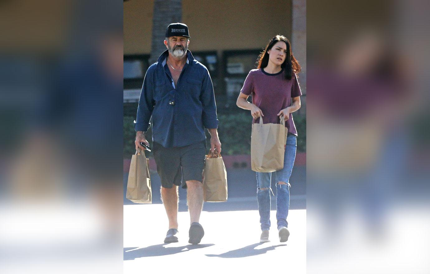 Mel Gibson Going Strong With Much Younger Galpal Rosalind Ross