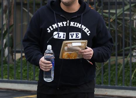 Rob Kardashian Shows 40 lb Weight Gain
