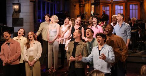 Photo of 'SNL' cast.