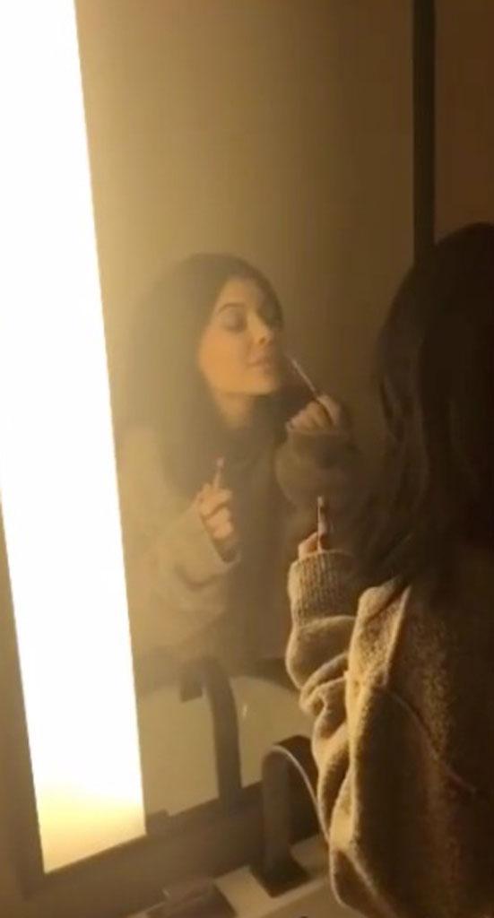 //kylie jenner snapchat caitlyn jenner wine bed