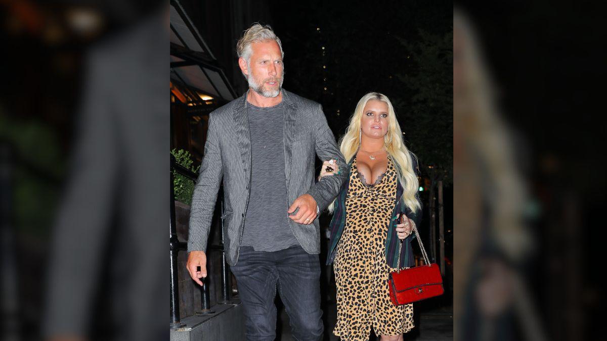 Sources claimed Eric Johnson hopes for reconciliation as Jessica Simpson continues to live with him after their split.