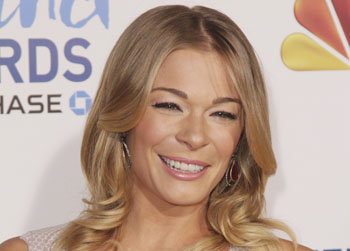 //leann rimes back twitter