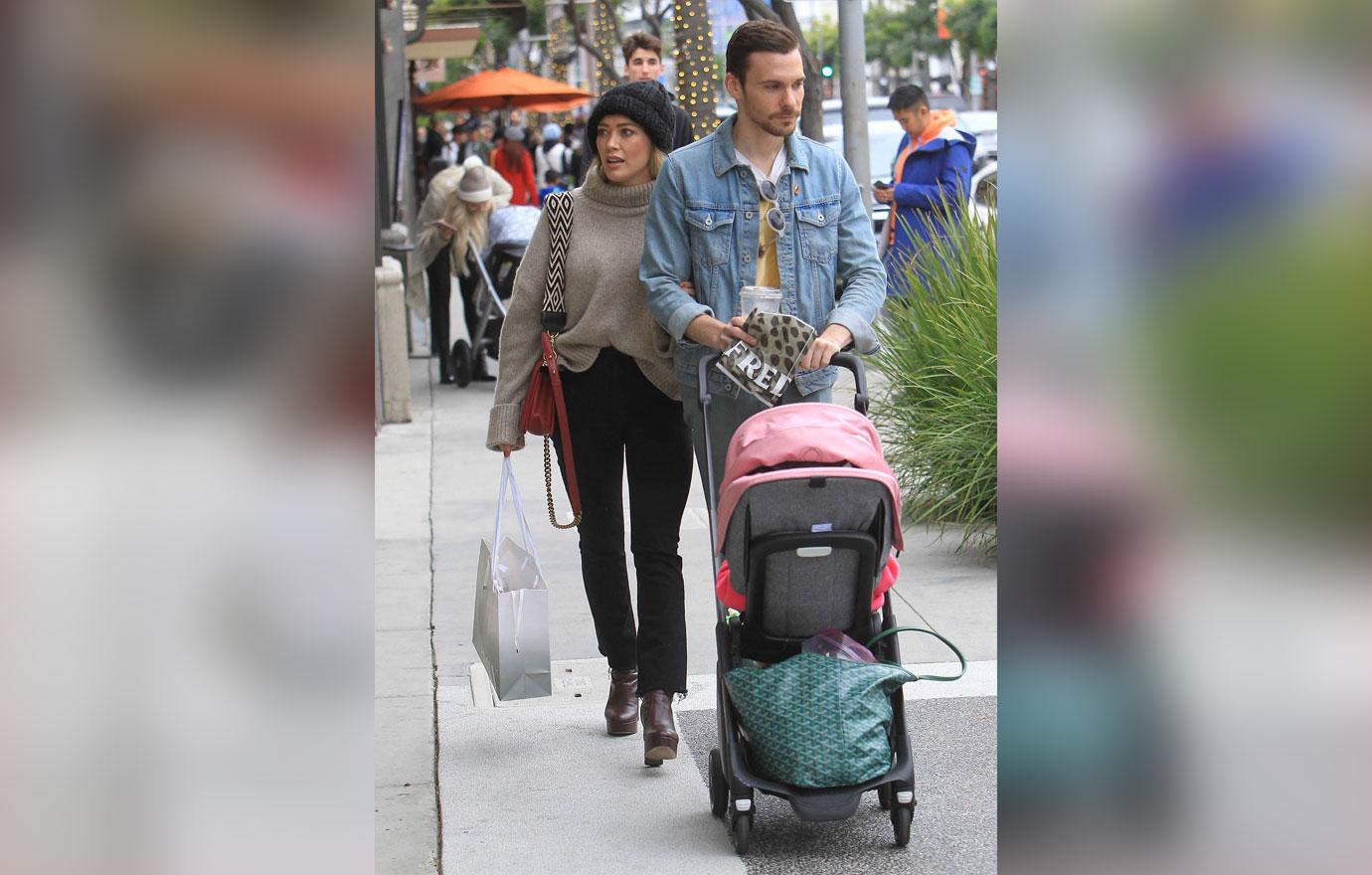 //Hilary Duff and Matthew Koma stroller hp