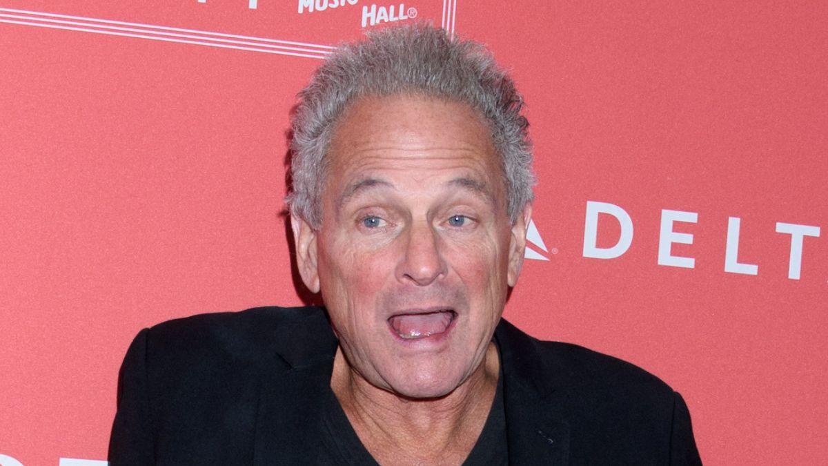 picture of lindsey buckingham