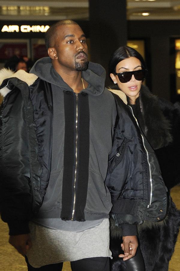 //KIm Kardashian Kanye West Airport