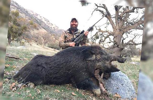 Josh Turner Hunting Hog