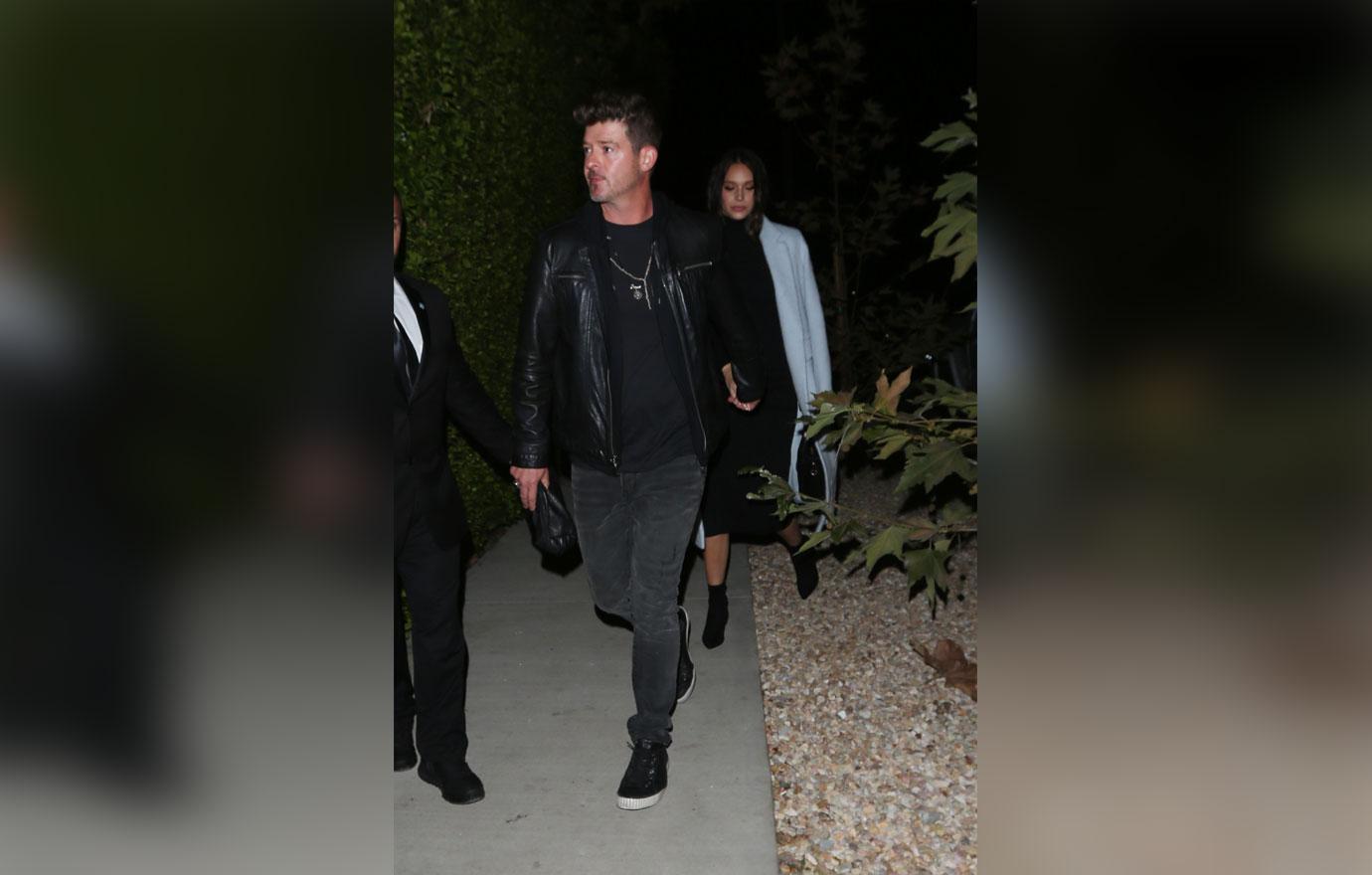 //gerard butler holds malibu fires fundraiser celebrity guests