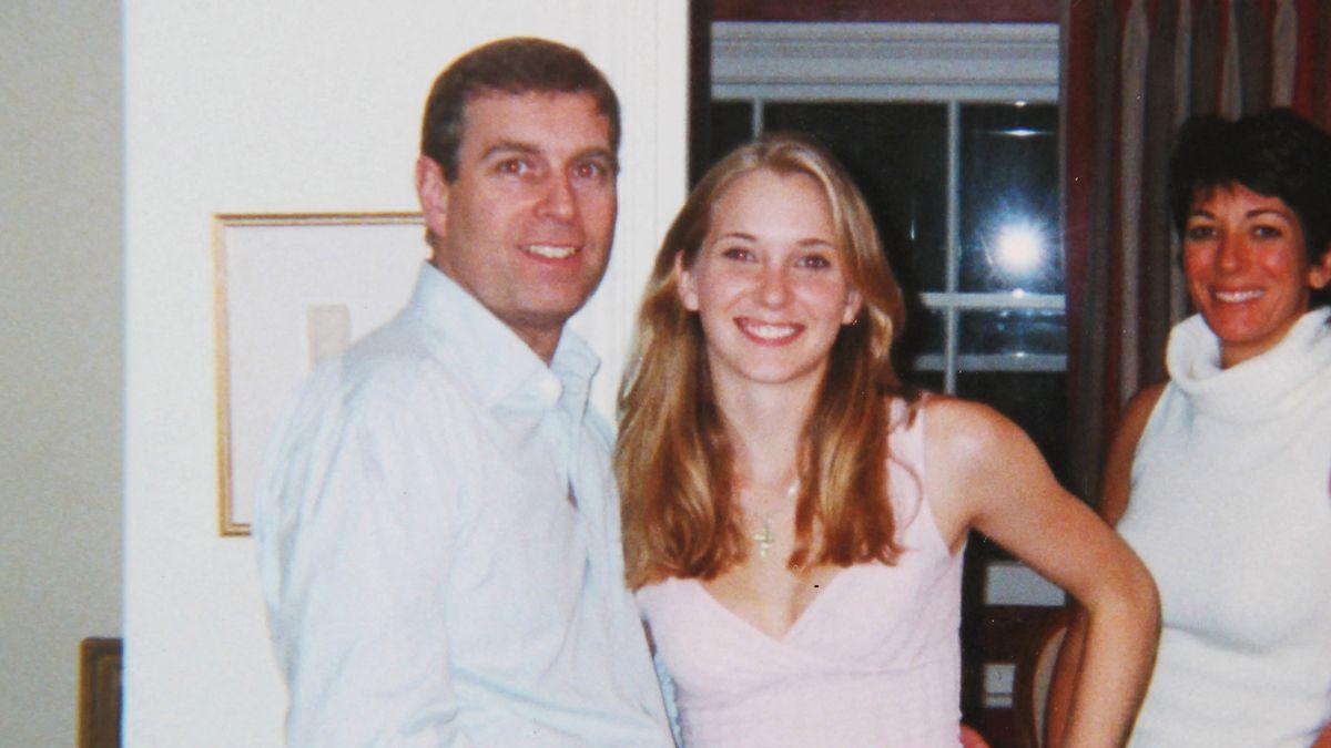 Photo of Andrew Windsoru, Virginia Giuffre and Ghislaine Maxwell