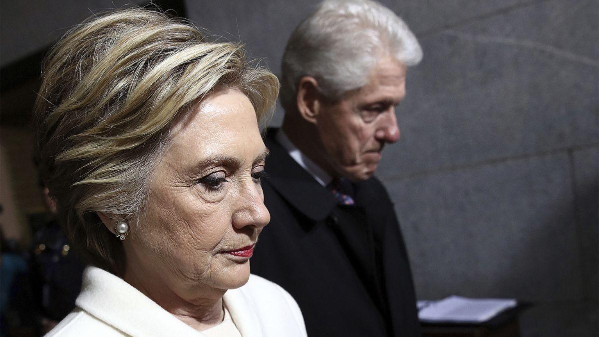 Photo of Bill and Hillary Clinton