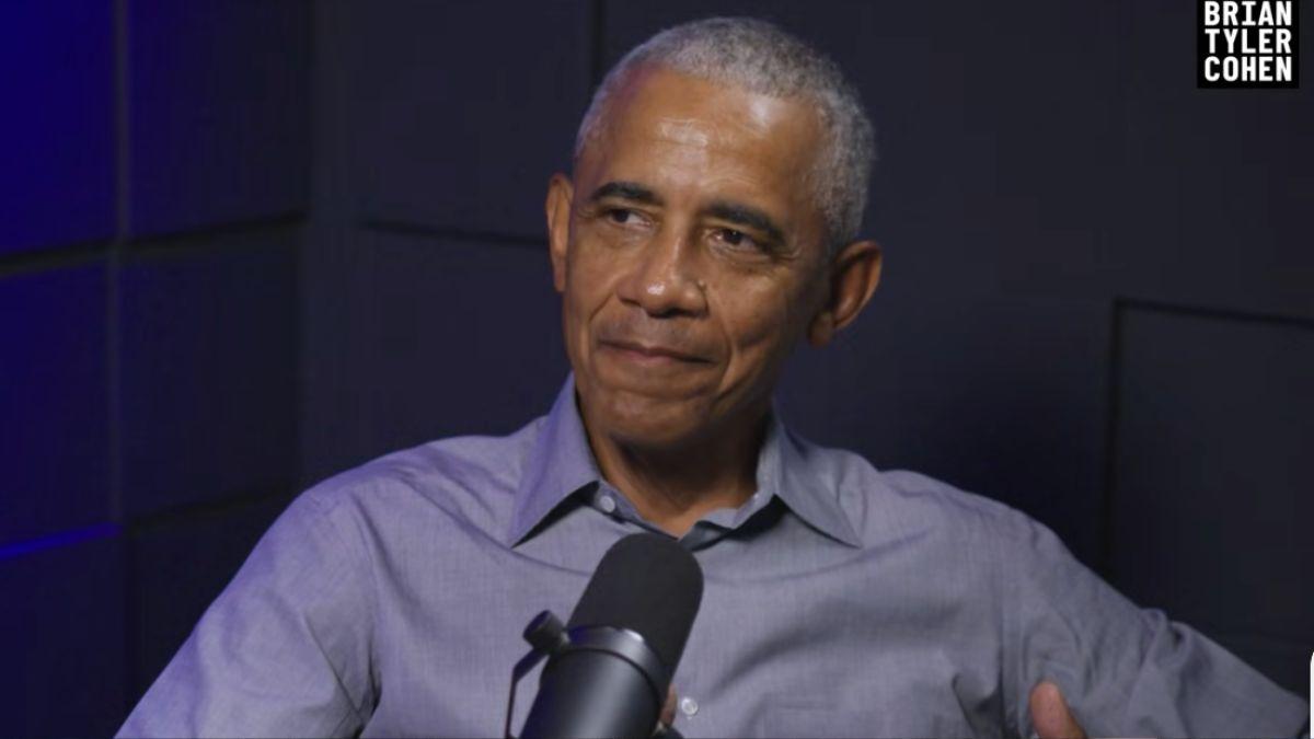 image of Obama calls Trump’s racist post a 'distraction' from real issues.