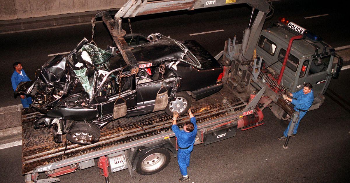 Photo of Princess Diana's crashed car