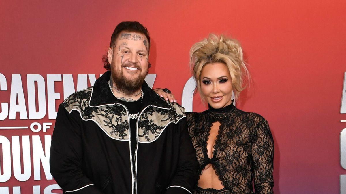 bunnie xo jelly roll split released jail